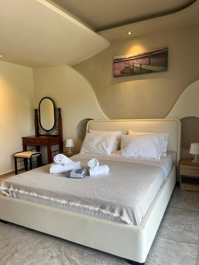 Suites Ris Néa Péramos Exterior foto